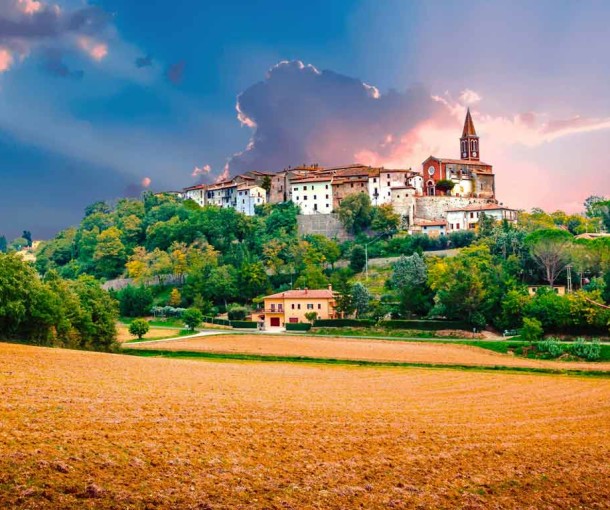 Panorama di Montecastrilli al tramonto